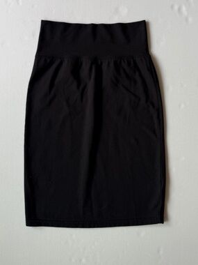 Wilfred Black Fitted Bodycon Mini Skirt | Stretchy | Size M